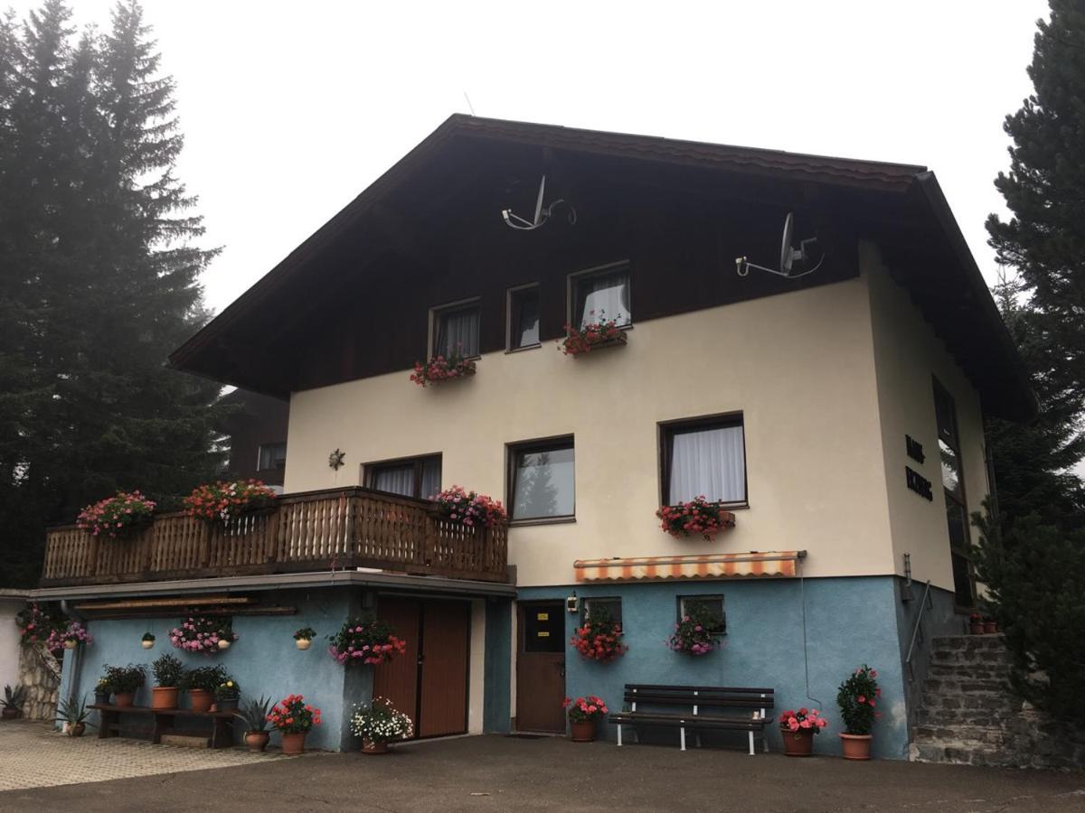 Haus-erzberg Frühstückspension