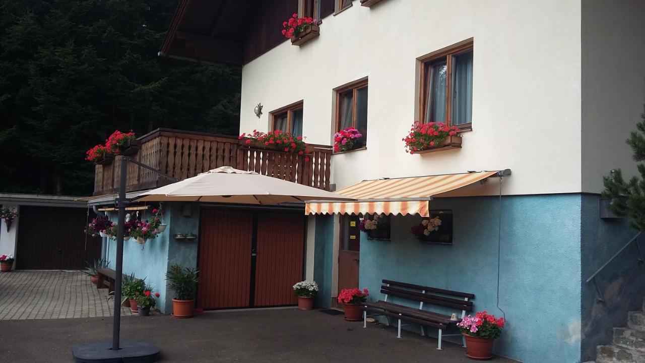 Haus-erzberg Frühstückspension *